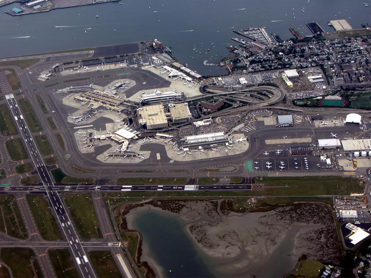 Boston Logan International Airport (BOS)